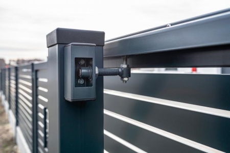 Quels matériaux choisir pour la fabrication de votre portail sur mesure ?